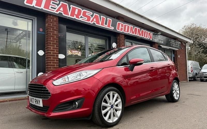 Usado Ford Fiesta Titanium 125 HP (91 kW) 2017 Vermelho Citadino