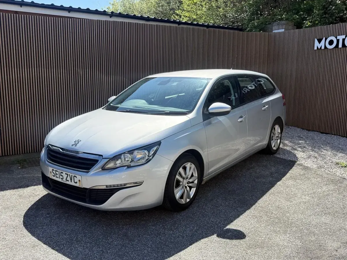 Gebraucht Peugeot 308 Active 2015 Silber Kombi