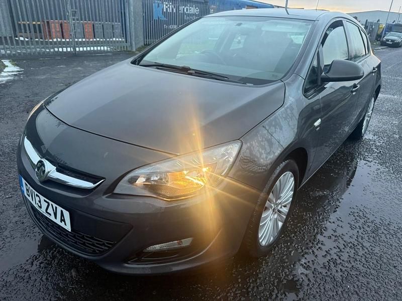 Grey Used 2013 Vauxhall Astra Hatchback | £3,295 (Fair price) - Image 1/4