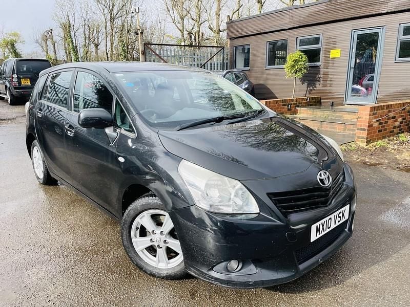 Used Toyota Verso 2010 Black MPV