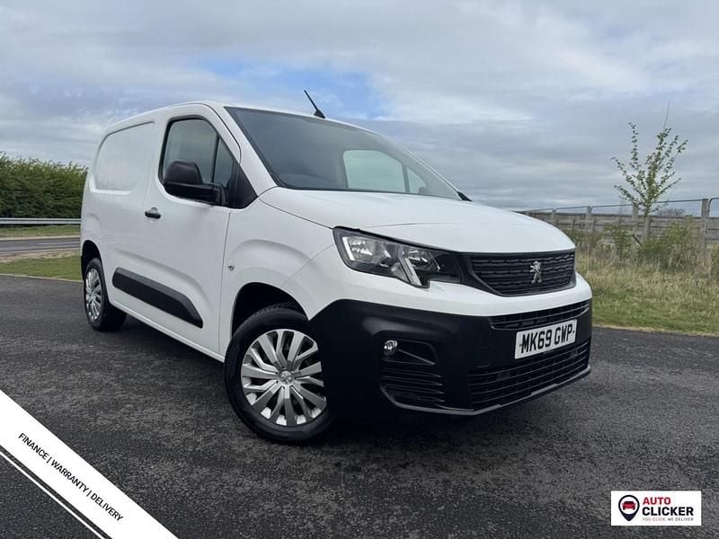White Used 2019 Peugeot Partner MPV | £7,290 (Fair price) - Image 1/4