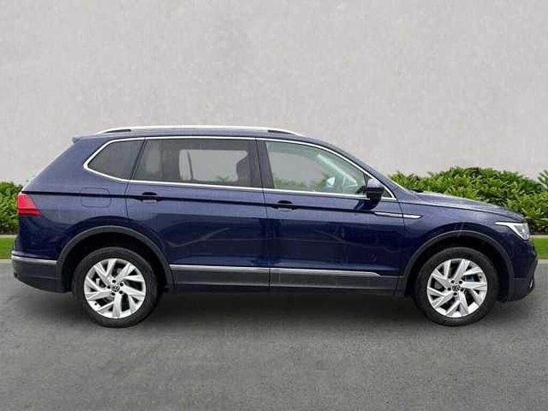 Used VW Tiguan Allspace Life 150 HP (110 kW) 2022 Blue SUV