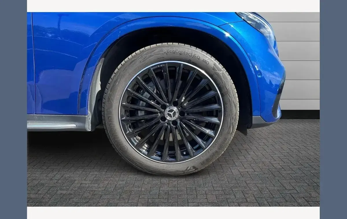 Used Mercedes GLC300 AMG Line Premium Plus 265 HP (194 kW) 2023 Blue SUV