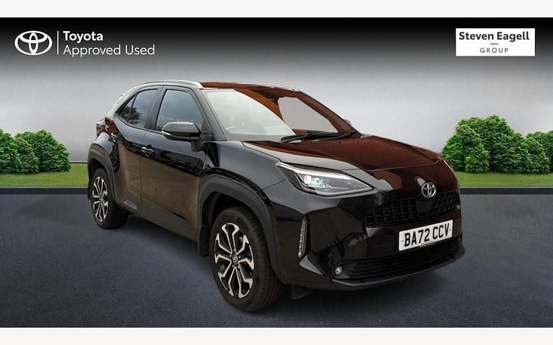 Used 2025 Toyota Yaris Hybrid Design Estate | £19,808 (Super price) - Image 1/3