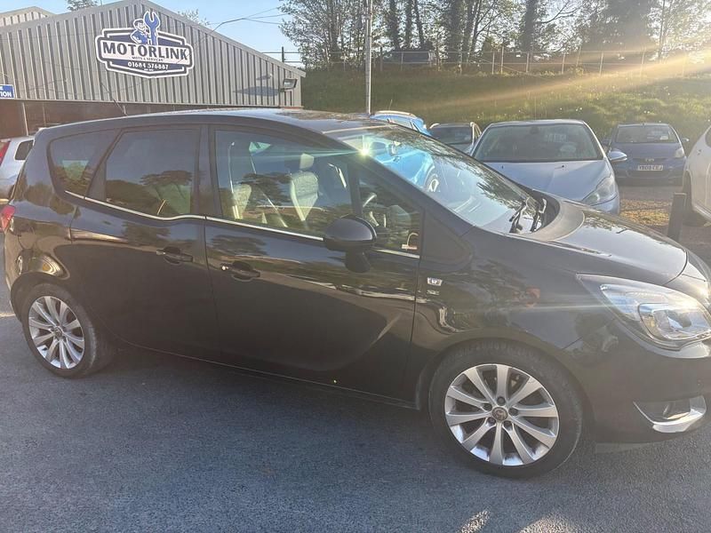 Used Vauxhall Meriva 120 HP (88 kW) 2014 Black MPV