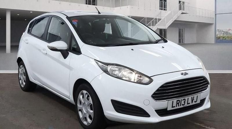 Used Ford Fiesta Style 82 HP (60 kW) 2013 White Hatchback