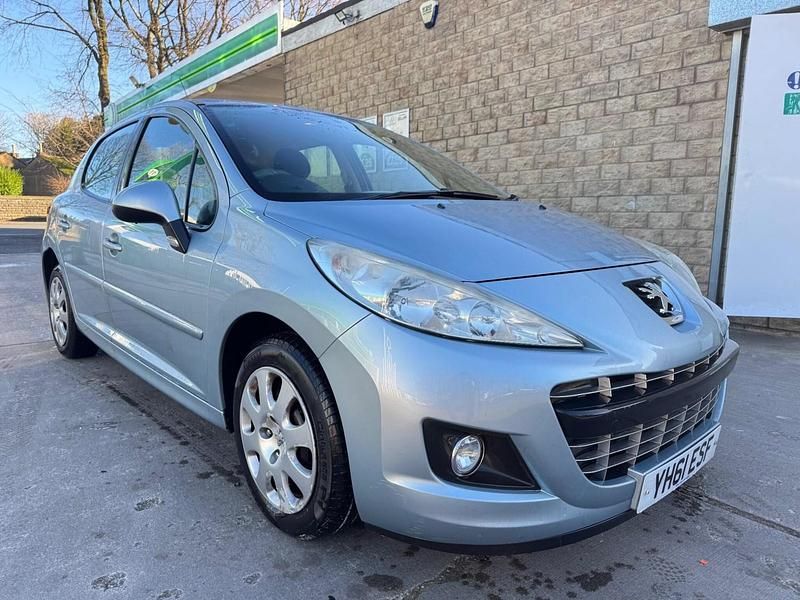 Used Peugeot 207 Active 92 HP (67 kW) 2011 Blue Hatchback