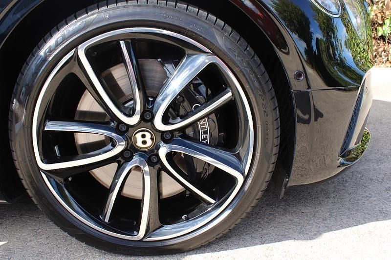 Used Bentley Continental 635 HP (467 kW) 2020 Black Coupe