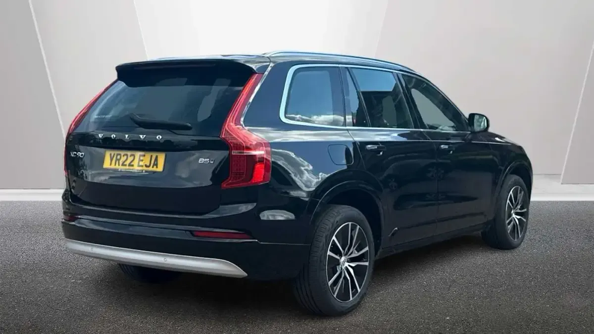 Used Volvo XC90 Momentum 235 HP (172 kW) 2022 SUV