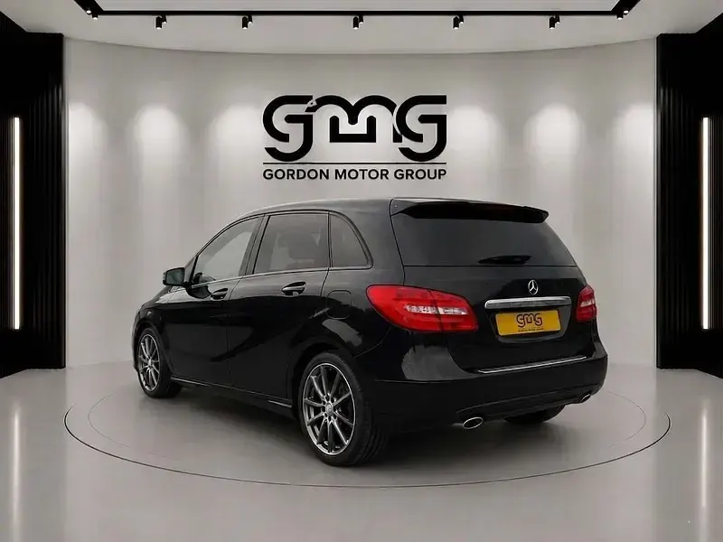 Used Mercedes B180 2014 Black MPV
