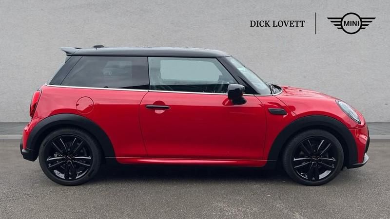 Used Mini Cooper Hatch 134 HP (98 kW) 2023 Red Hatchback
