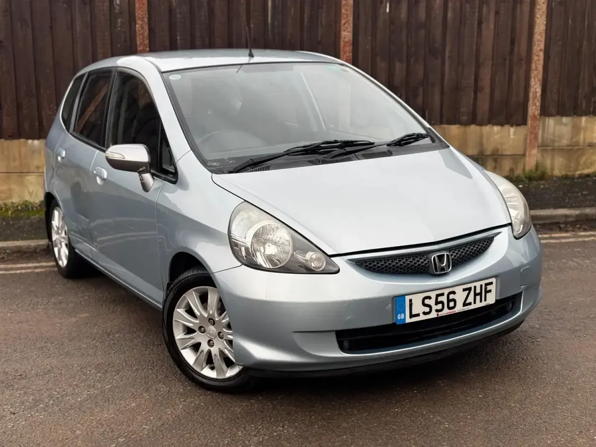 Begagnad Honda Jazz SE 83 HK (61 kW) 2006 Blå Halvkombi