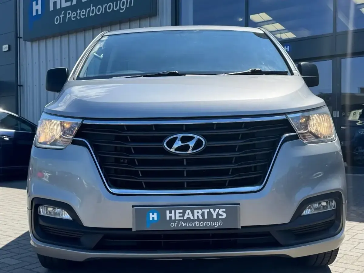 Used Hyundai I800 SE 170 HP (125 kW) 2019 Silver MPV