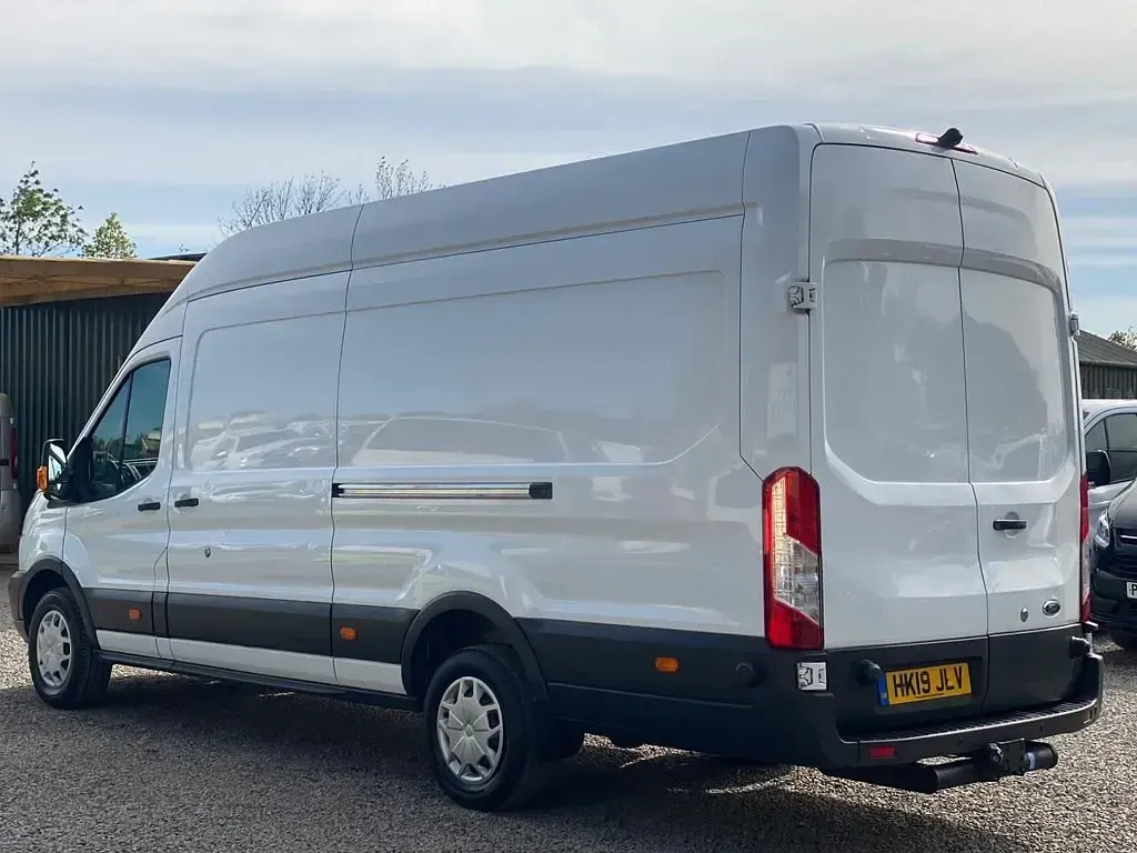 Używany Ford Transit 130 KM (95 kW) 2019 Biały Van