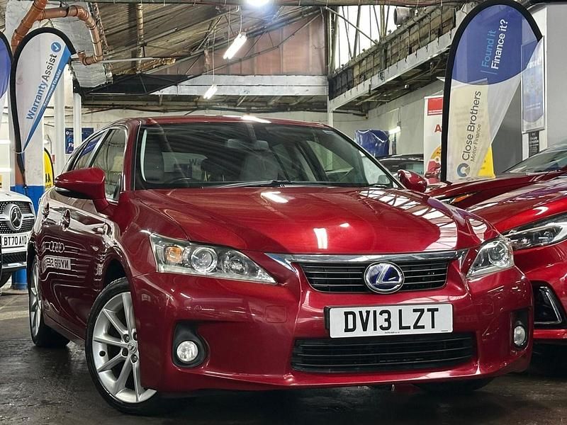 Used Lexus CT200h Luxury Line 136 HP (100 kW) 2013 Red Hatchback