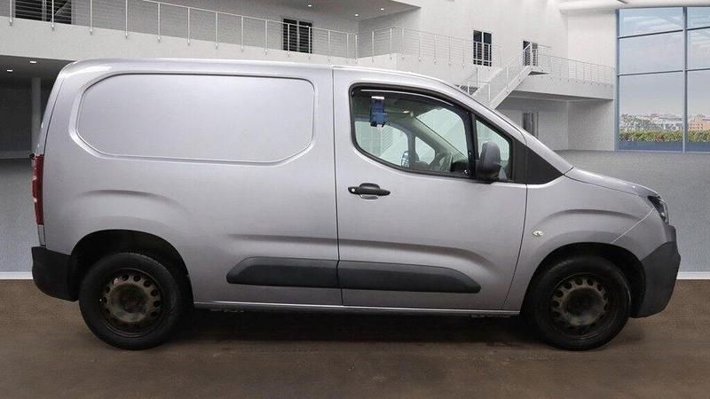 Used Citroën Berlingo Start 100 HP (73 kW) 2019 Grey MPV