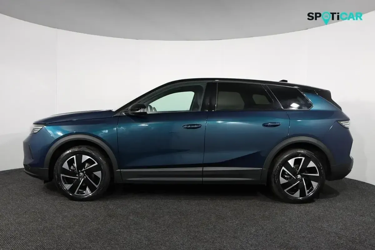 Used Vauxhall Grandland X GSe 134 HP (98 kW) 2025 Blue SUV