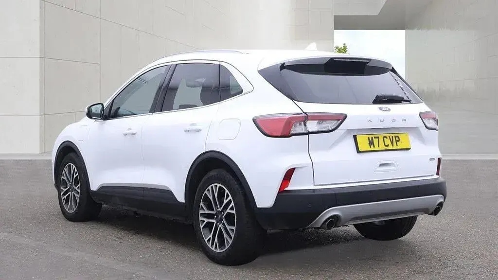 Used Ford Kuga Titanium 190 HP (139 kW) 2021 White SUV