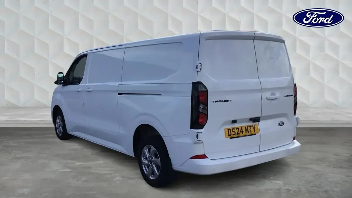 Used Ford Transit Custom Limited 136 HP (100 kW) 2024 White Van