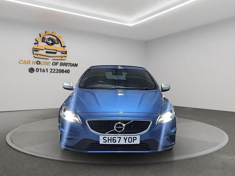 Begagnad Volvo V40 R-Design 122 HK (89 kW) 2017 Blå Halvkombi