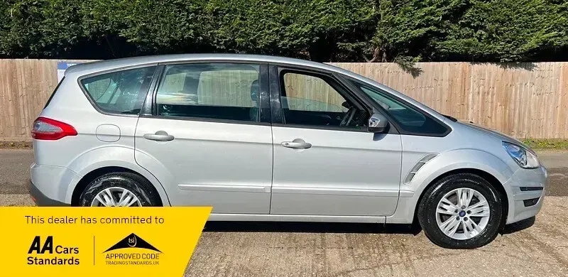 Used Ford S-MAX Zetec 115 HP (84 kW) 2014 Silver MPV