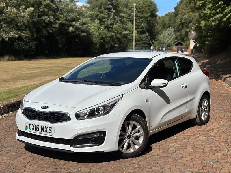 White Used 2016 Kia ProCeed Hatchback | £4,800 (Super price) - Image 1/4