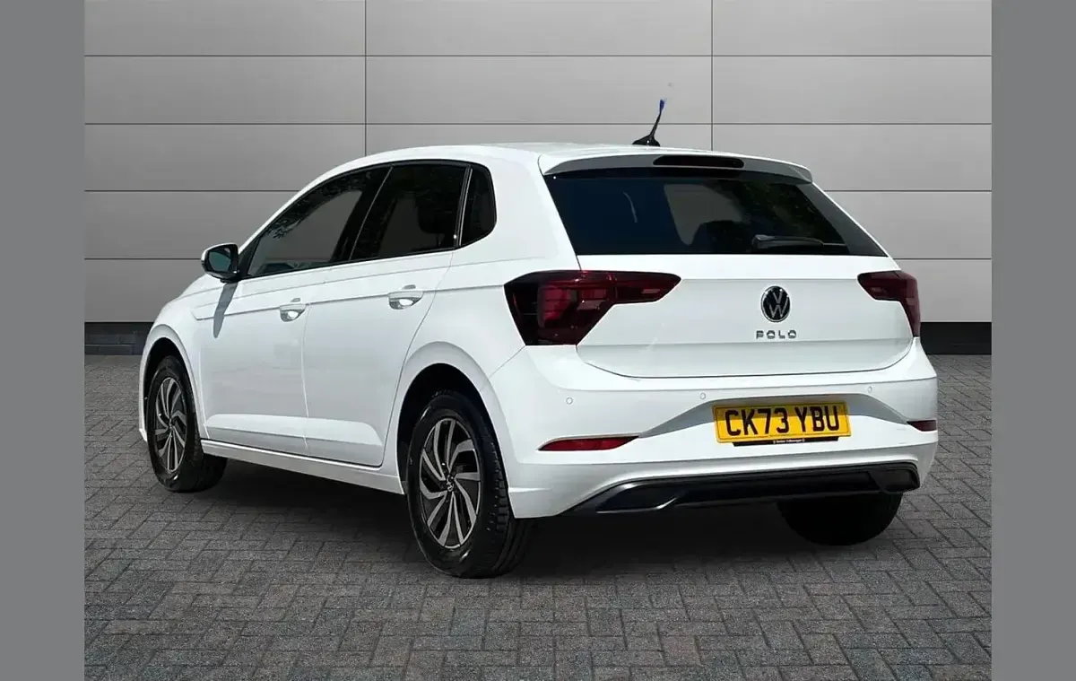 Used VW Polo Life 95 HP (69 kW) 2023 White Hatchback