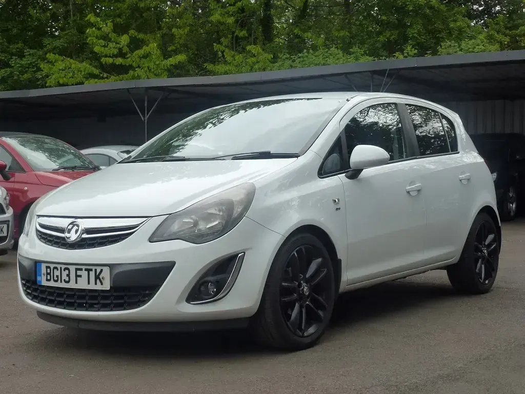 Usado Vauxhall Corsa 85 HP (62 kW) 2013 Branco Citadino