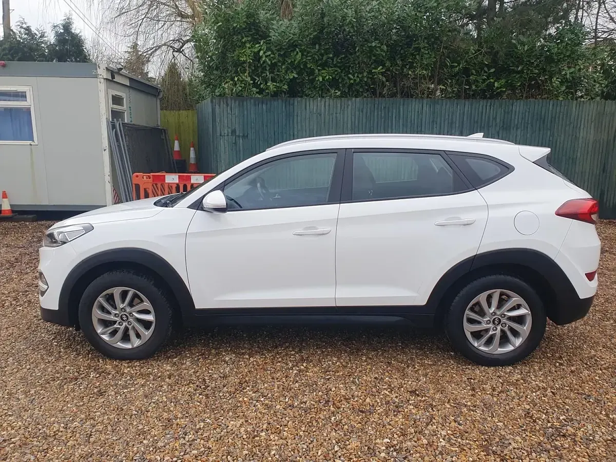Used Hyundai Tucson SE 116 HP (85 kW) 2015 White SUV