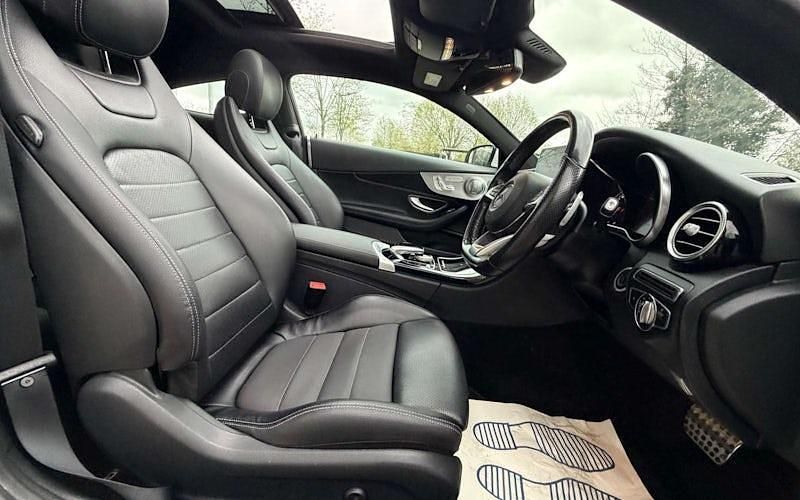 Begagnad Mercedes C250 AMG Line Premium Plus 204 HK (150 kW) 2017 Vit Sportkupé