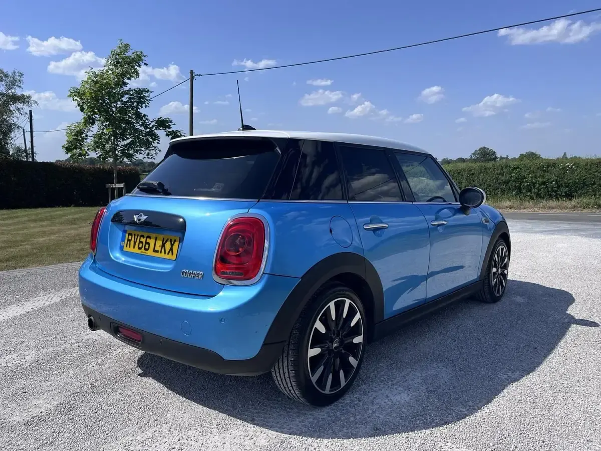 Used Mini Cooper Hatch 136 HP (100 kW) 2016 Blue Hatchback