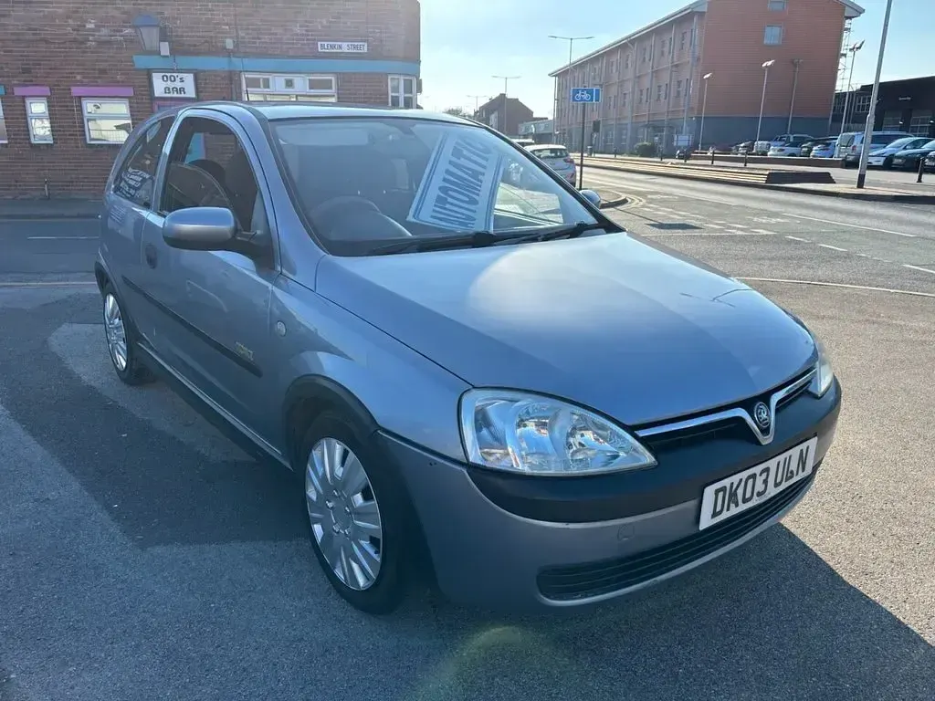 Used Vauxhall Corsa Elegance 89 HP (65 kW) 2003 Silver Hatchback