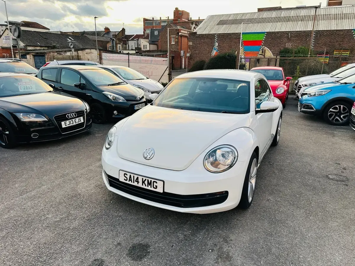 Used VW Beetle 105 HP (77 kW) 2014 White Hatchback