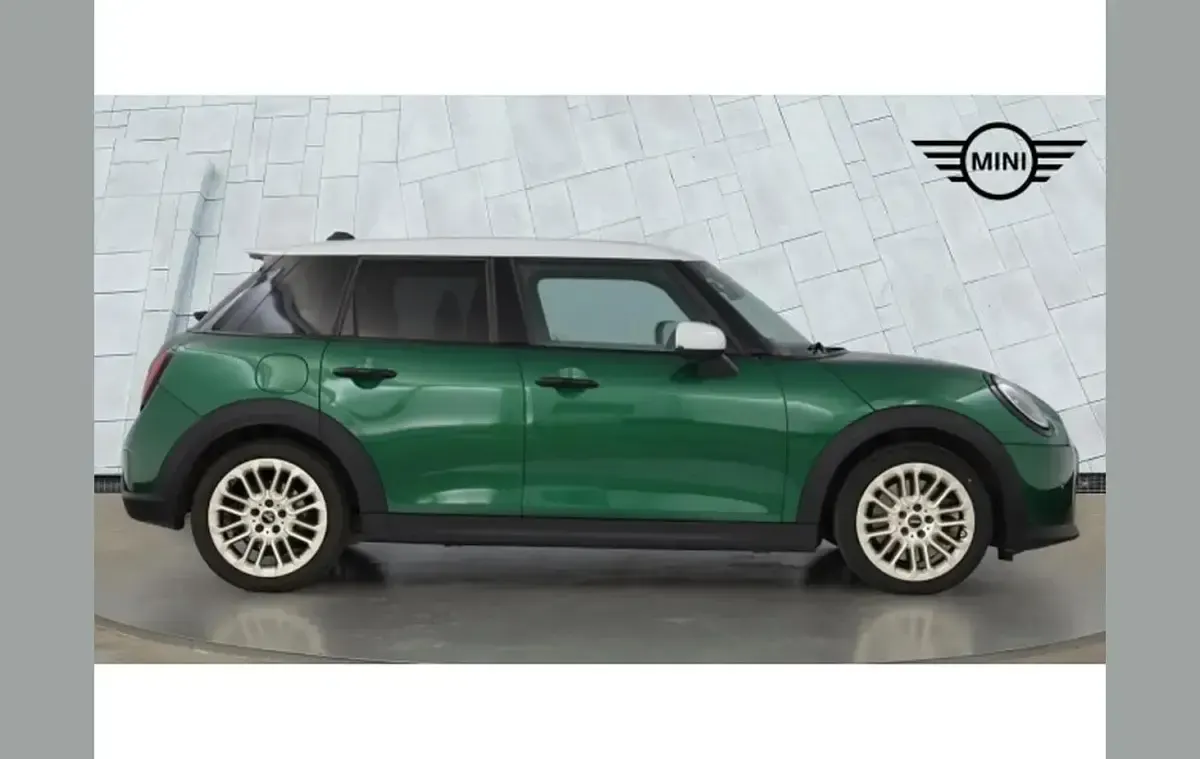 Used Mini Cooper Exclusive 147 kW (200 HP) 2025 Green Hatchback
