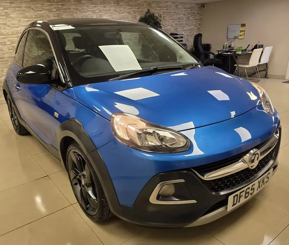 Second-hand Vauxhall Adam Rocks 2015 Albastru Hatchback