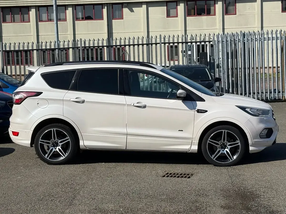 Used Ford Kuga ST-Line 180 HP (132 kW) 2017 White SUV
