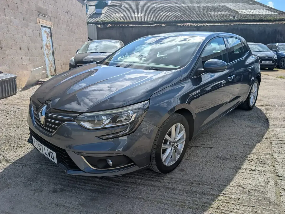 Used Renault Mégane Dynamique 110 HP (80 kW) 2017 Grey Hatchback