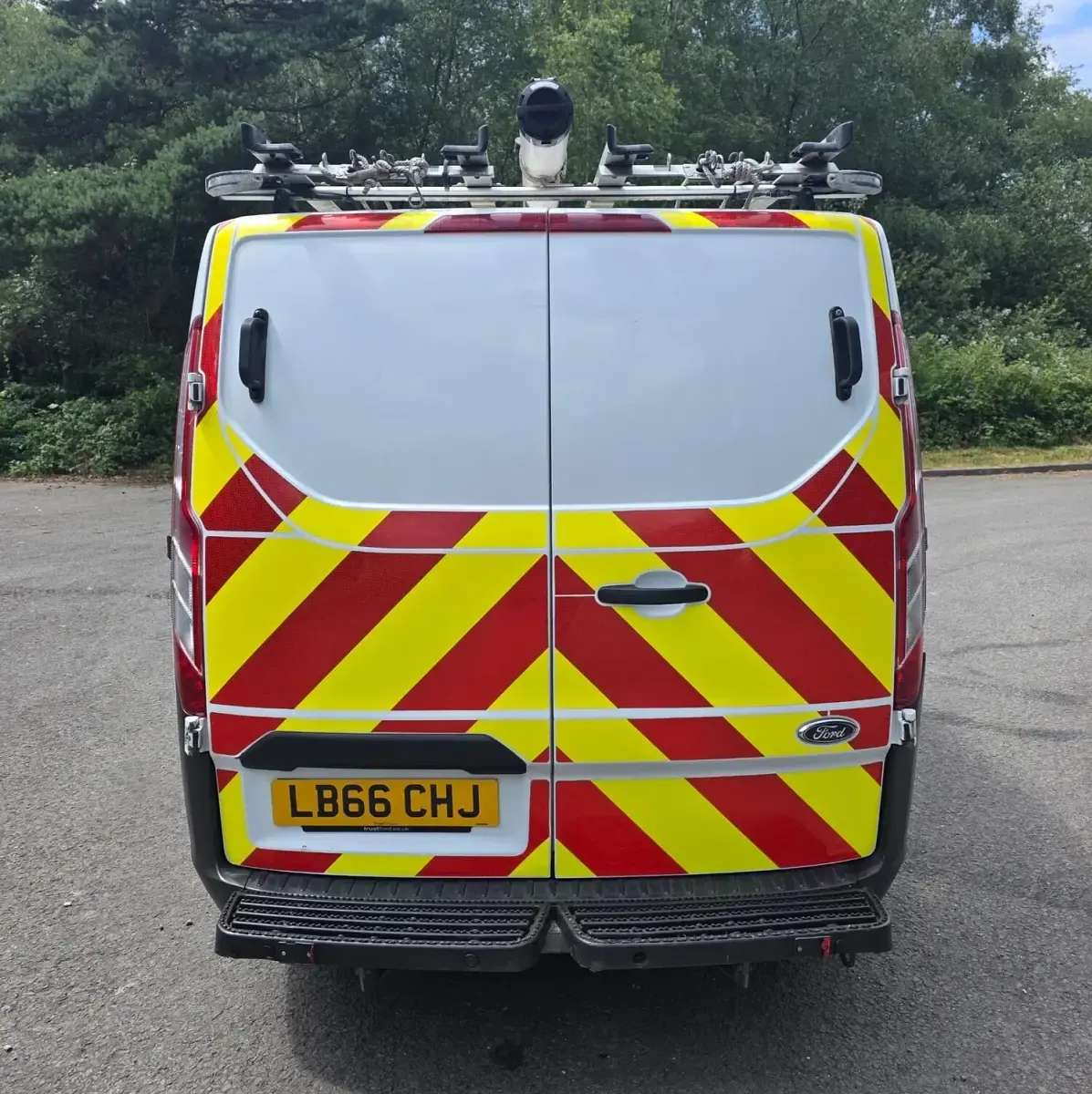 Used Ford Transit Custom 105 HP (77 kW) 2016 White Van