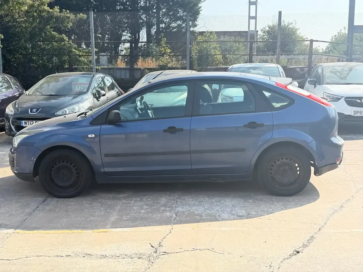Used Ford Focus 2006 Blue Hatchback
