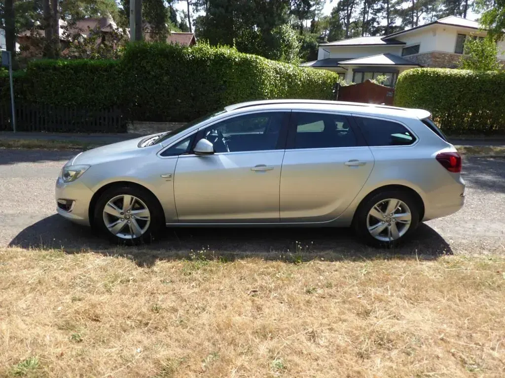 Used Vauxhall Astra SRi 165 HP (121 kW) 2015 Silver Estate