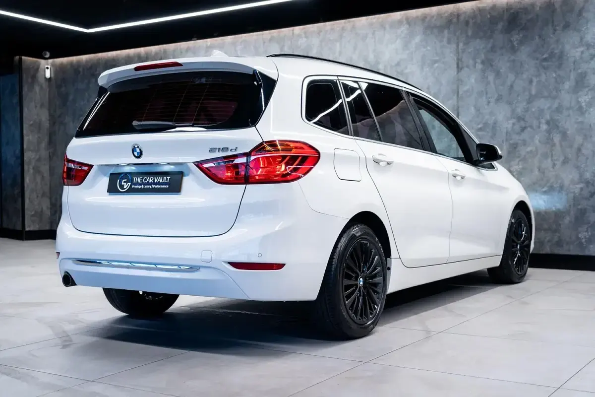 Used BMW 218 Luxury Line 2015 White Estate