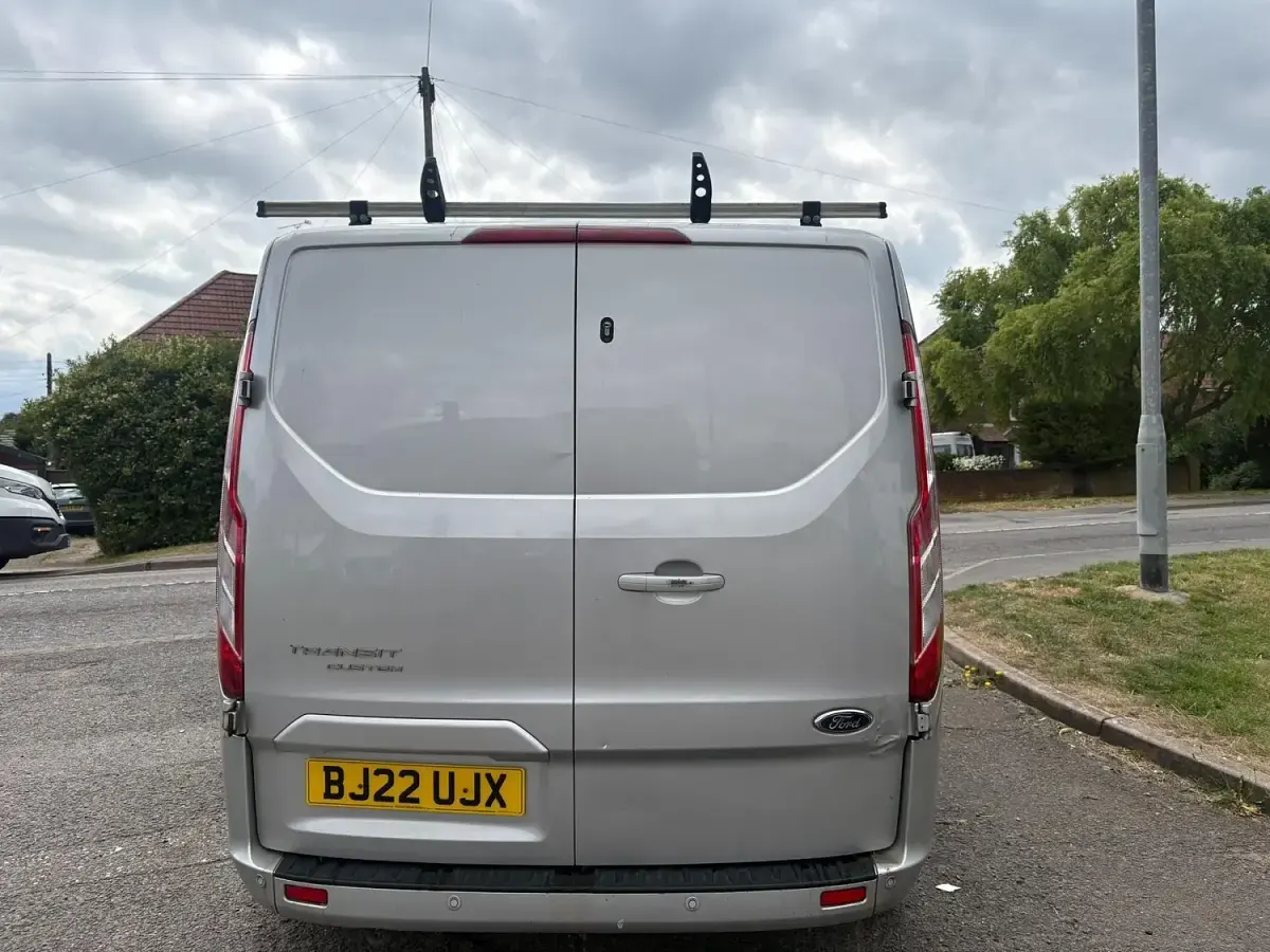 Used Ford Transit Custom Limited 130 HP (95 kW) 2022 Silver Van