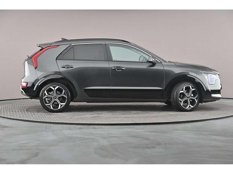 Gebraucht Kia Niro 127 PS (93 kW) 2025 Grau SUV