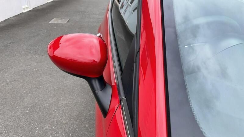 Image 2/4