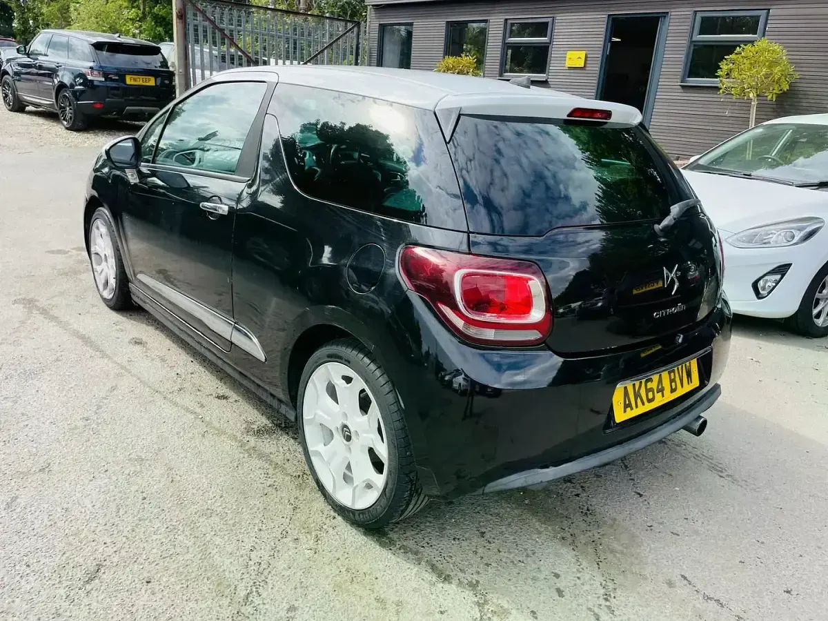Usado Citroën DS3 PureTech 2015 Negro Utilitario
