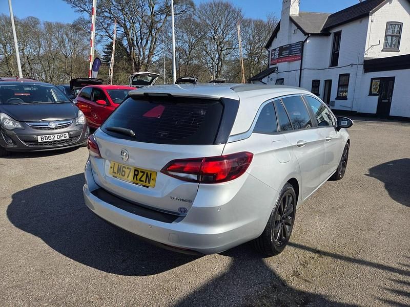 Used Vauxhall Astra Design Edition 110 HP (80 kW) 2017 Silver Estate