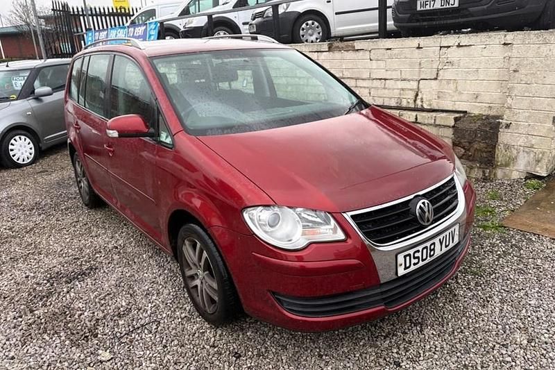 Used VW Touran SE 105 HP (77 kW) 2008 Red MPV