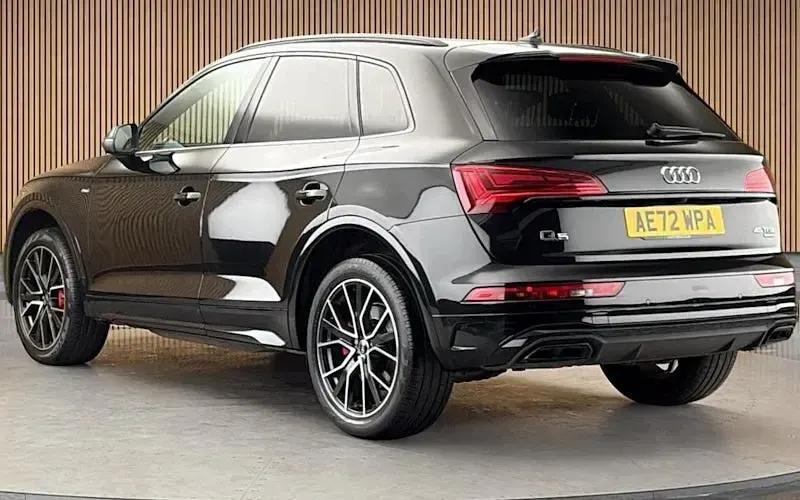 Used Audi Q5 Comfort 265 HP (194 kW) 2022 Mythos black metallic/mythos black metallic SUV