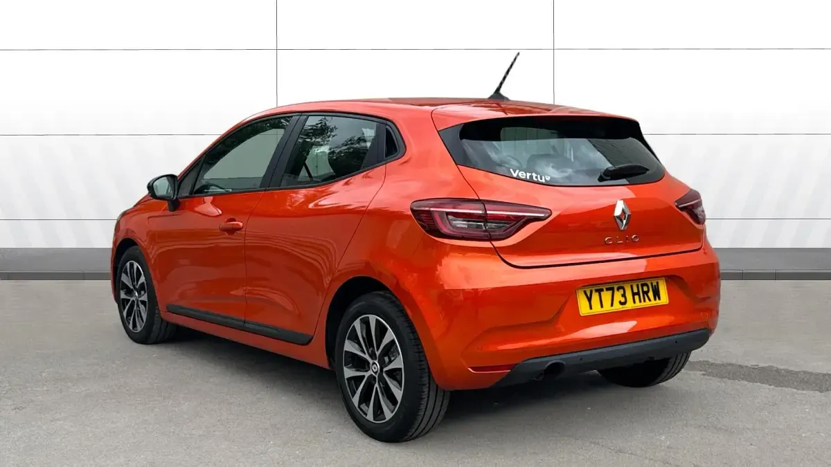 Used Renault Clio Evolution 90 HP (66 kW) 2023 Orange Hatchback