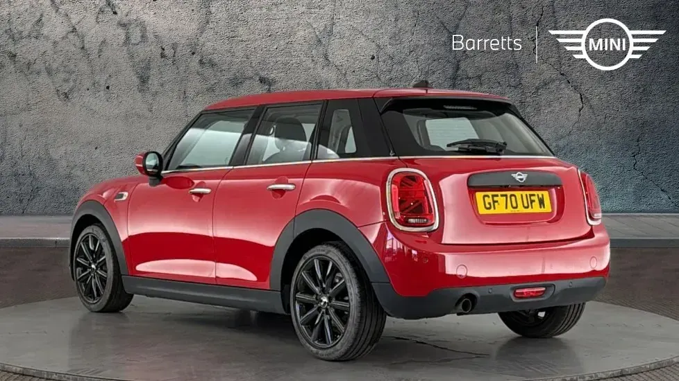 Used Mini ONE Classic 102 HP (75 kW) 2020 Red Hatchback